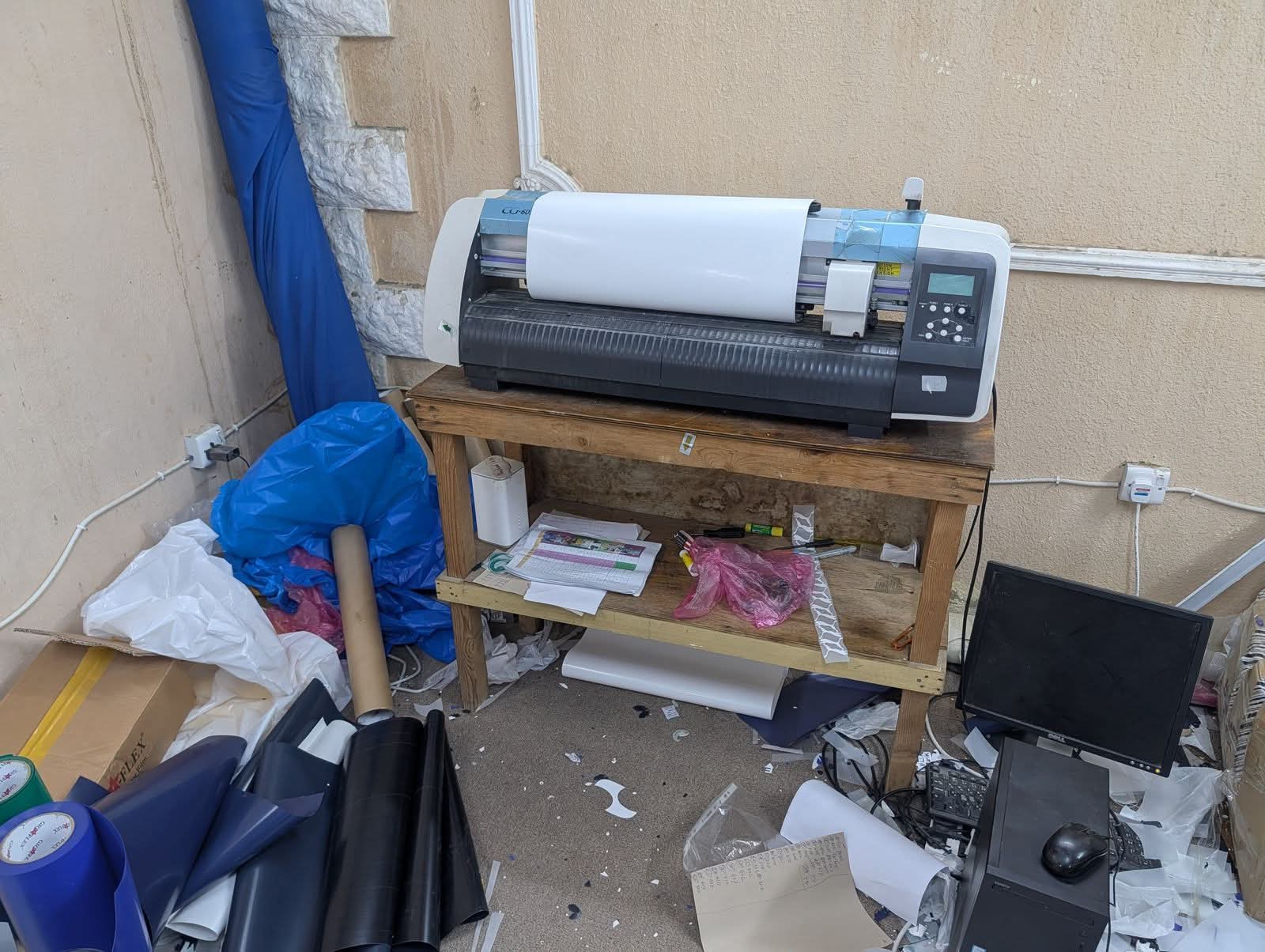 أمانة جدة تضبط أكثر من 5,200 قطعة وملصق لملابس رياضية مقلدة