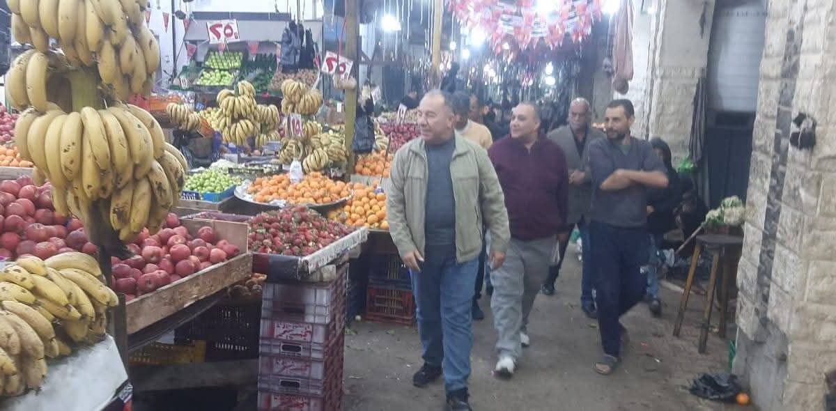 جولات ليلية لرئيس مدينة العريش لضبط الأسواق خلال رمضان
