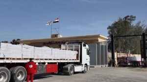 «زاد العزة».. الهلال الأحمر المصري يواصل دعم غزة بالمساعدات الإنسانية والشتوية