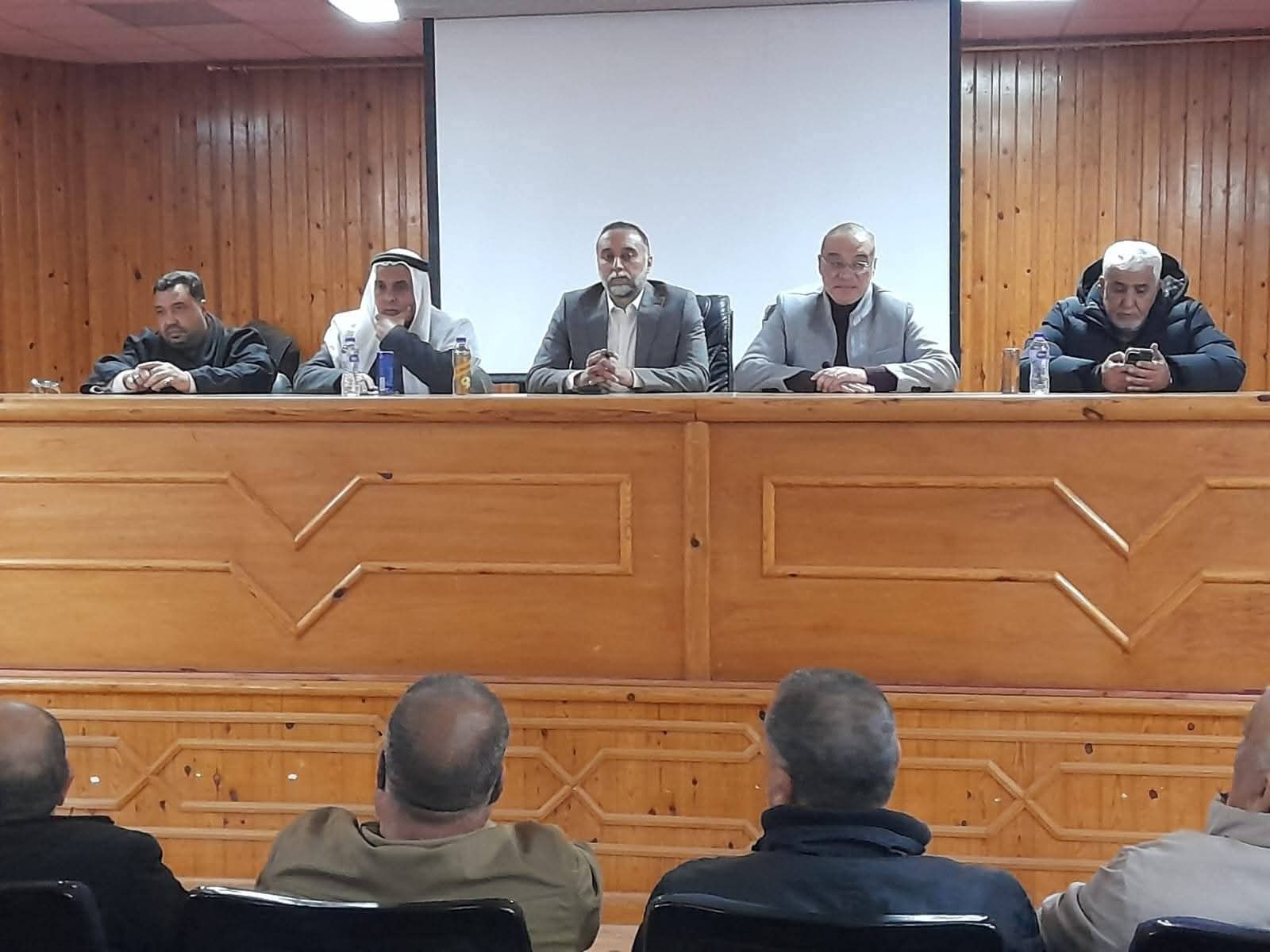 وفد برلماني وممثلو المجتمع المدني في زيارة لمستشفى العريش العام