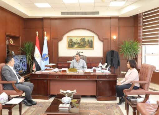 محافظ البحر الأحمر يلتقى رئيس غرفة شركات السياحة