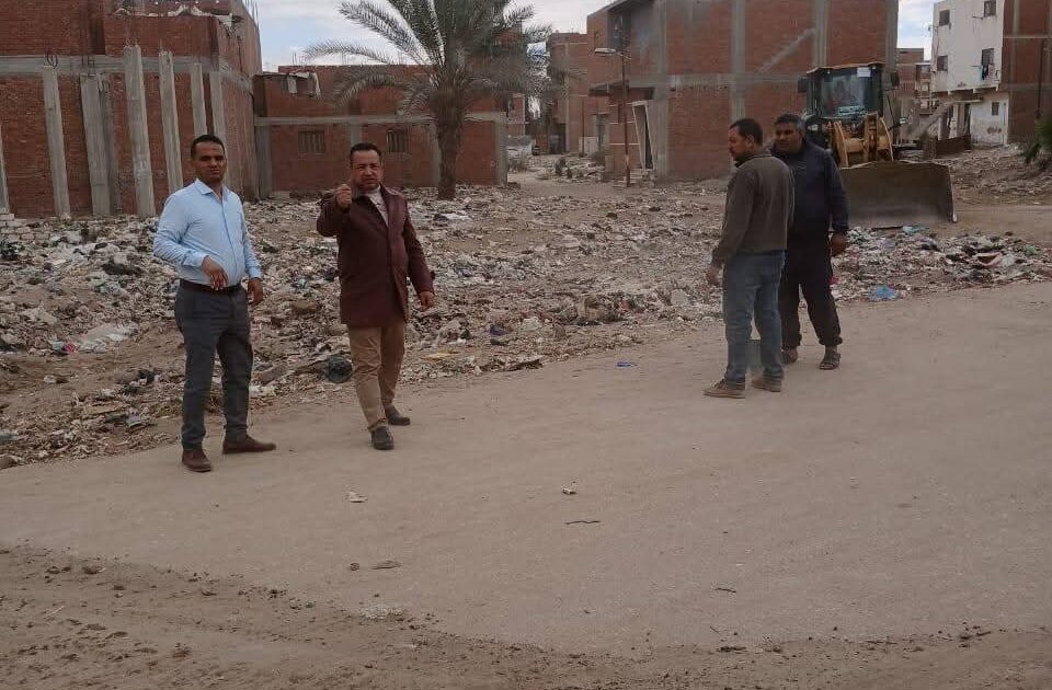 محافظ الاسماعيلية ... تكثيف أعمال النظافة ورفع كفاءة منظومة النظافة العامة بمختلف القرى والتوابع،