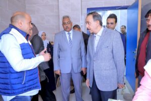 قائد سوهاج التنفيذي يضرب بيد من حديد على رؤوس المتقاعسين بالمنشاة