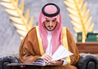 مُحافظ الطائف يطّلع على أعمال ومنجزات الغرفة التجارية وفرص الاستثمار المستقبلية