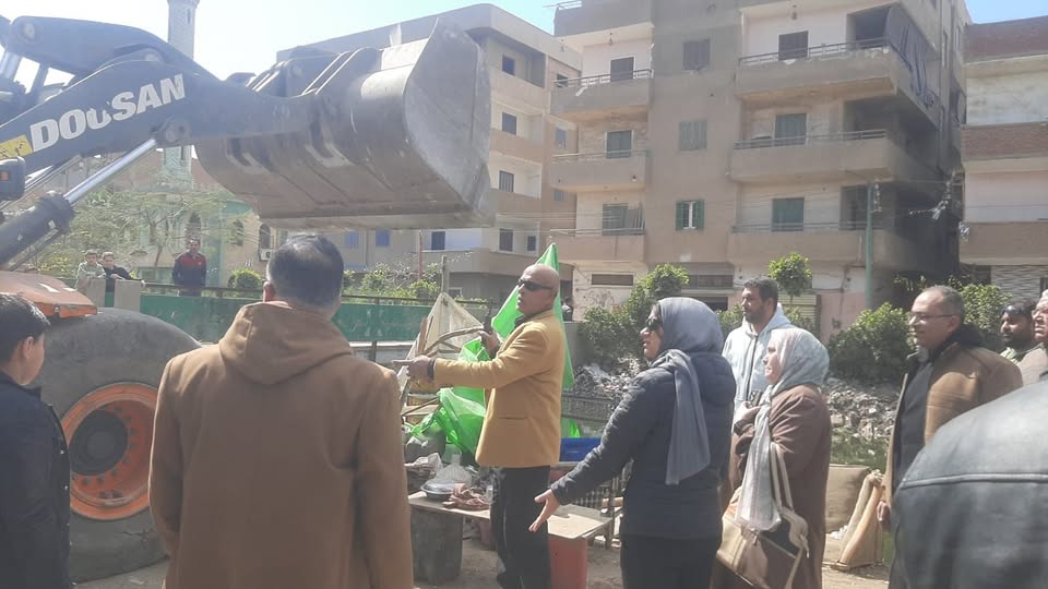 حملة مكبرة لإزالة