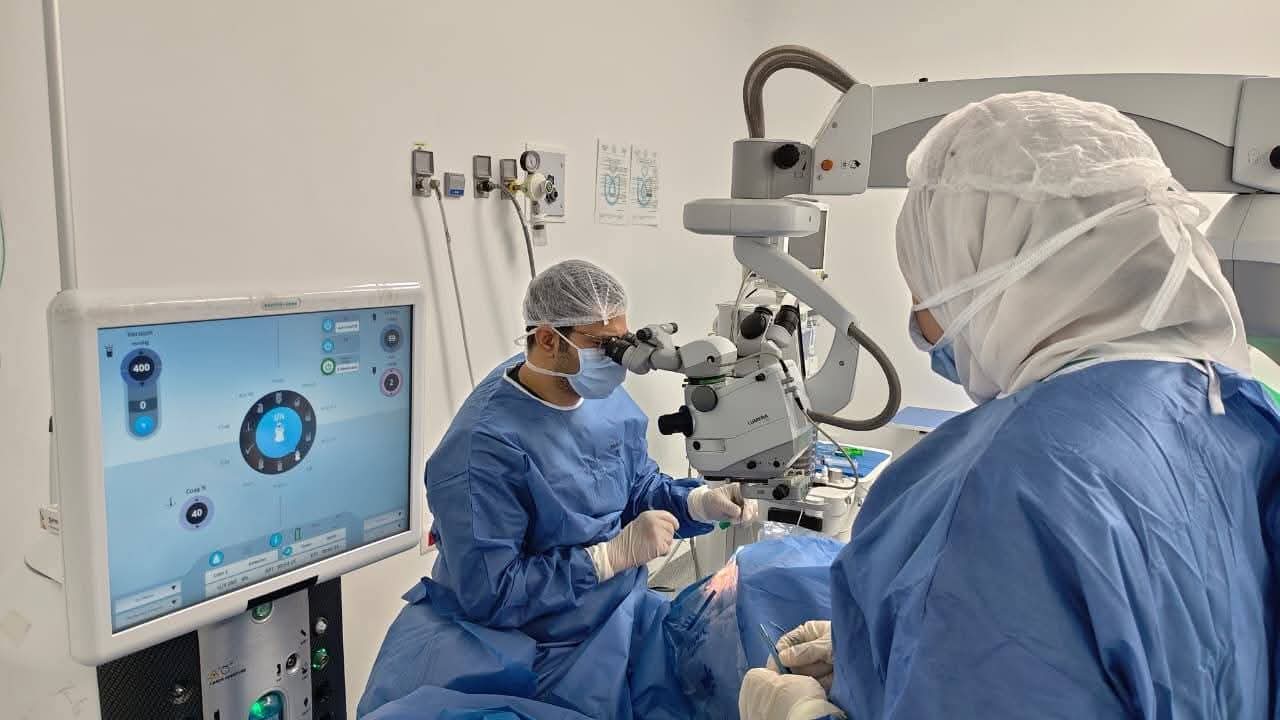 بورسعيد تنقذ بصر بحار أوكراني بجراحة عالمية تعزز السياحة العلاجية.
