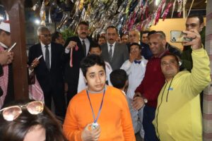 راشد يرسخ قيم التلاحم الانساني مع فرسان الارادة بميدان الثقافة