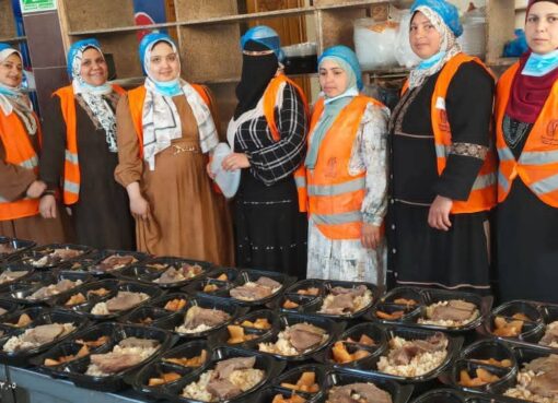 المجلس القومي إعداد ٣٧٠ وجبة إفطار ساخنة وتوزيعها بمركز الرحمانية بالبحيرة 