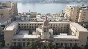 رئيس جامعة القاهرة يستعرض تقريرا عن أداء مستشفيات جامعة القاهرة خلال أيام عيدالفطر المبارك