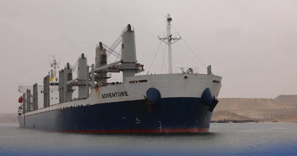 رئيس هيئة قناة السويس: حركة الملاحة بالقناة منتظمة وتدابير للتعامل مع سوء الأحوال الجوية