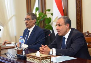 وزيرا الخارجية والدولة للإعلام يعقدان جلسة إحاطة موسعة لممثلي وسائل الإعلام الإقليمية والدولية المعتمدين بمصر