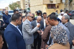 محافظ السويس يتفقد حي المختار لمتابعة حالة المرافق العامة والنظافة والإشغالات والخدمات التي تقدم للمواطنين