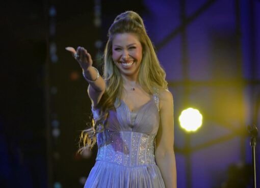 انفراد خاص: إيناس عز الدين مثال للتواضع وحب الحياة في خدمة الحيوانات