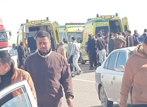 إصابة 12 في انقلاب ميكروباص قرب مصنع الأسمنت بالعريش