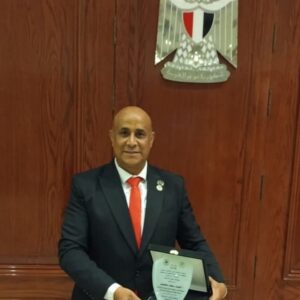 خبرة في الأحذية وتوسع في الموضة… قراءة في تجربة أحمد سعد الصناعية