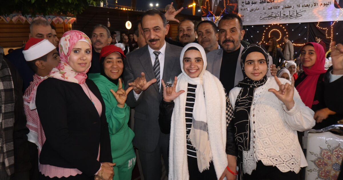 راشد يرسخ قيم التلاحم الانساني مع فرسان الارادة بميدان الثقافة