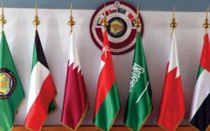 مجلس التعاون الخليجي يطالب بوقف العدوان الإيراني على أراضيها