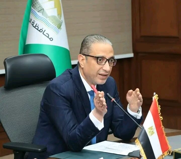 محافظ الجيزة يقرر تطبيق نظام العمل عن بُعد يوم الأحد أسبوعيًا