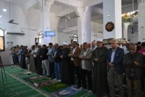 محافظ السويس يؤدي صلاة الجمعة بمسجد التنعيم وسط الأهالي منطقة تعاونيات اسبيكو بحي فيصل