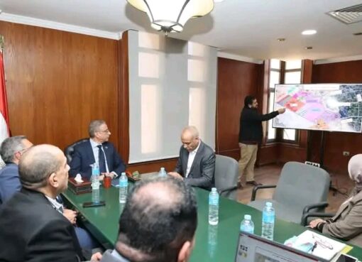 محافظ الجيزة يعقد لقاءً مع الجهاز التنفيذي للمنطقة الصناعية بأبو رواش لمتابعة المشروعات