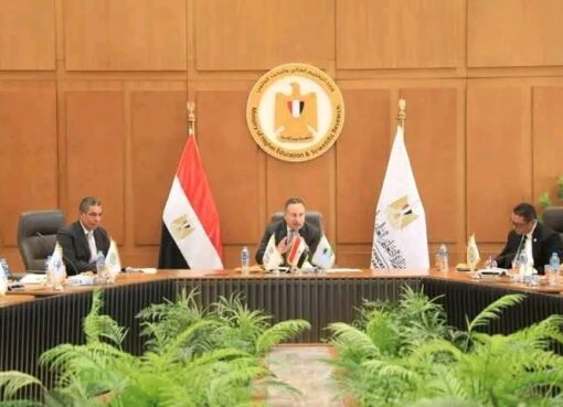 وزير التعليم العالي يعقد اجتماعًا موسعًا بممثلي الاتحادات الطلابية والأسر المركزية
