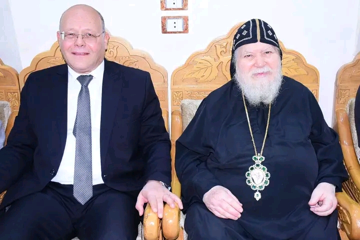 رئيس جامعة سوهاج: أعيادنا تجمعنا.. وزياراتنا للكنائس رسالة محبة وسلام