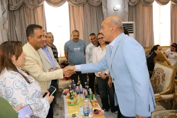 محافظ السويس يهنئ العاملين من الإخوة الأقباط بعيد القيامة المجيد وشم النسيم بشاليهات بورتوفيق