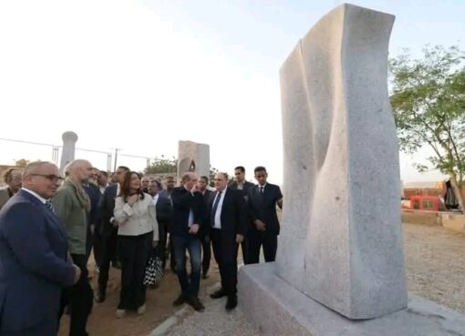 وزيرة الثقافة توافق على تجديد عرض 3 أعمال فنية من "سمبوزيوم أسوان"بميادين السويس