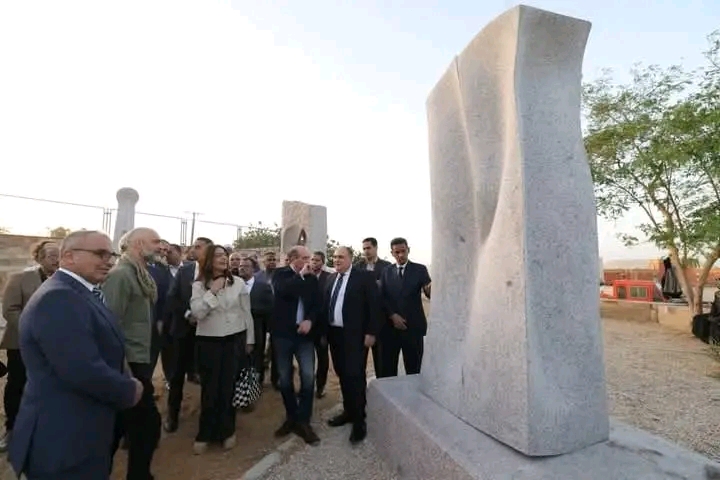 وزيرة الثقافة توافق على تجديد عرض 3 أعمال فنية من "سمبوزيوم أسوان"بميادين السويس