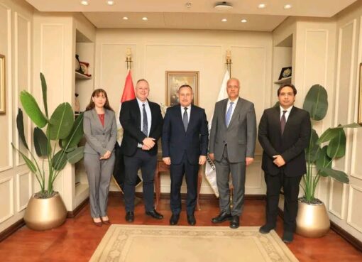 وزير التعليم العالي يبحث تعزيز التعاون مع جامعة إيست لندن ومستجدات إنشاء فرع الجامعة في مصر