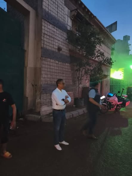 قام الدكتور أحمد