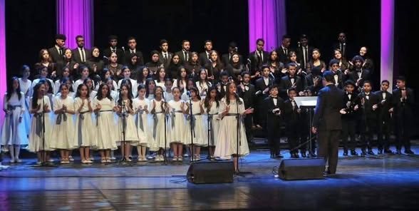 كورال المسرح الصغير 