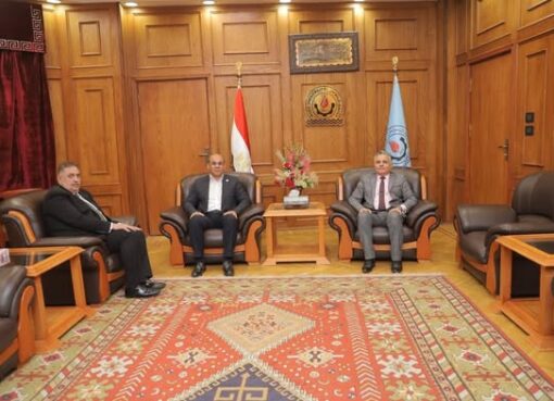 رئيس جامعة السويس