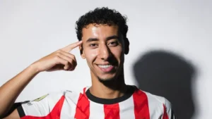 صفقة تاريخية زئير آيندهوفن