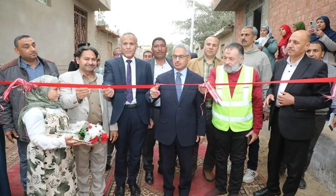 محافظ بني سويف يفتتح مشروع إعادة إعمار وتأهيل 53 منزلاً بقرى الواسطى 