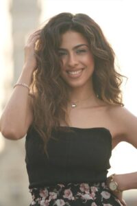 سارة محجوب: صوت الإنسانية يصدح في هولندا"