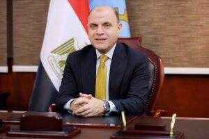 عبد المعطي يتابع جهود القوافل الطبية خلال شهر مارس