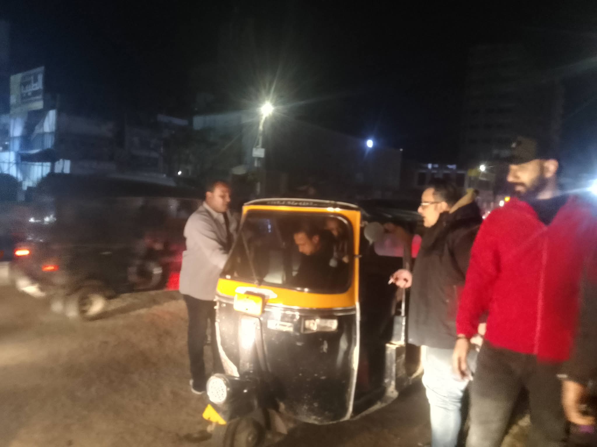 تنفيذاً قرار غلق المحال العامه داخل مدينة شربين والقرى التابعة للمركز 