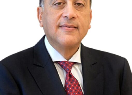 رئيس الوزراء يهنئ قداسة البابا تواضروس الثاني بعيد القيامة المجيد 