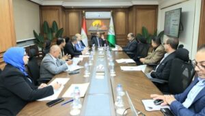 محافظ الجيزة يتابع معدلات تنفيذ الخطة الاستثمارية وملفات التصالح بمركز أطفيح