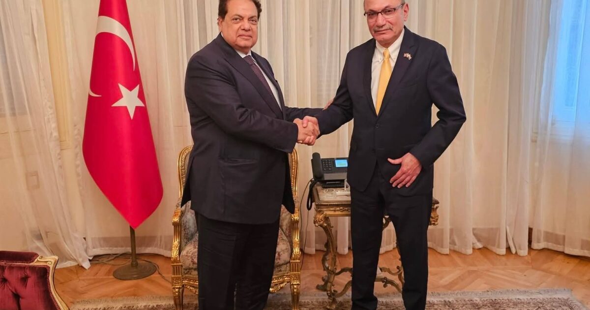 السفير التركي بالقاهرة يستقبل محمد أبو العينين ويؤكد: ندعم تعزيز الشراكة مع مجتمع الأعمال التركي