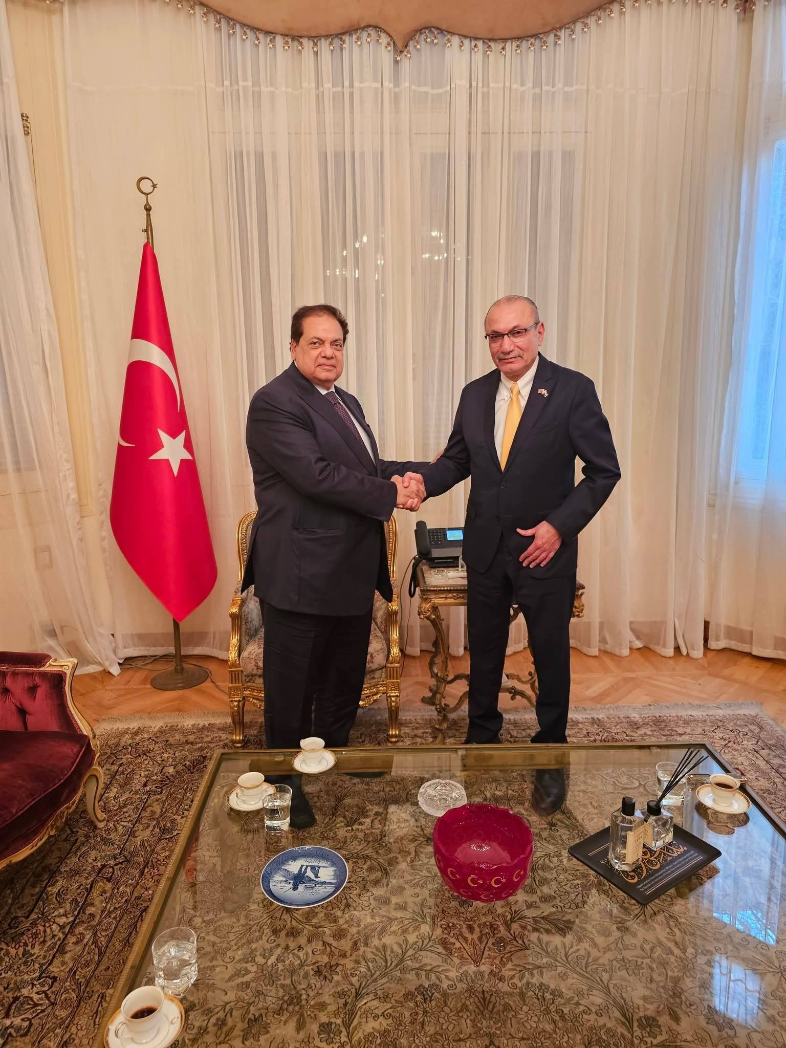 السفير التركي بالقاهرة يستقبل محمد أبو العينين ويؤكد: ندعم تعزيز الشراكة مع مجتمع الأعمال التركي