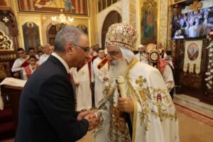 "الأنصارى" يزور مطرانية الجيزة للأقباط الأرثوذكس لتقديم التهنئة بعيد القيامة المجيد