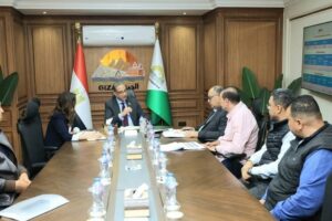 محافظ الجيزة يتابع خطط العمل بحي العجوزة ونسب تنفيذ مشروعات التطوير