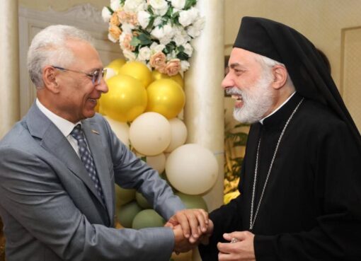 رئيس جامعة المنيا يترأس وفدًا رسمياً من الطلاب المصريين والوافدين لتهنئة كنائس المنيا بعيد القيامة المجيد