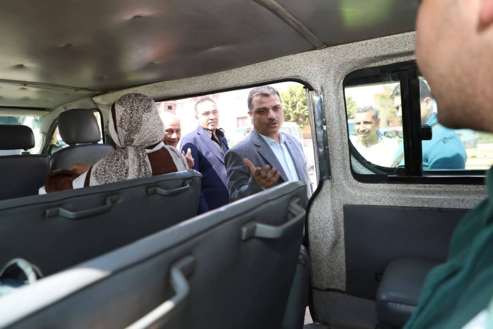 جولة مفاجئة بالشهداء.. متابعة ميدانية لضبط الخدمات ورفع كفاءة النظافة