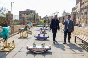 جولة مفاجئة بالشهداء.. متابعة ميدانية لضبط الخدمات ورفع كفاءة النظافة