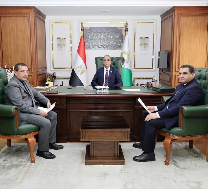 محافظ الجيزة يتابع استعدادات موسم حصاد وتوريد القمح المحلي 