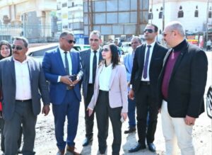 محافظ البحيرة تشيد بجهود رفع تراكمات القمامة بالمقلب العشوائي بدمنهور في وقت قياسي 