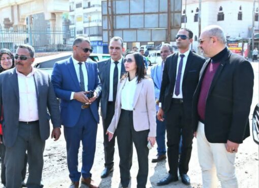 محافظ البحيرة تشيد بجهود رفع تراكمات القمامة بالمقلب العشوائي بدمنهور في وقت قياسي 